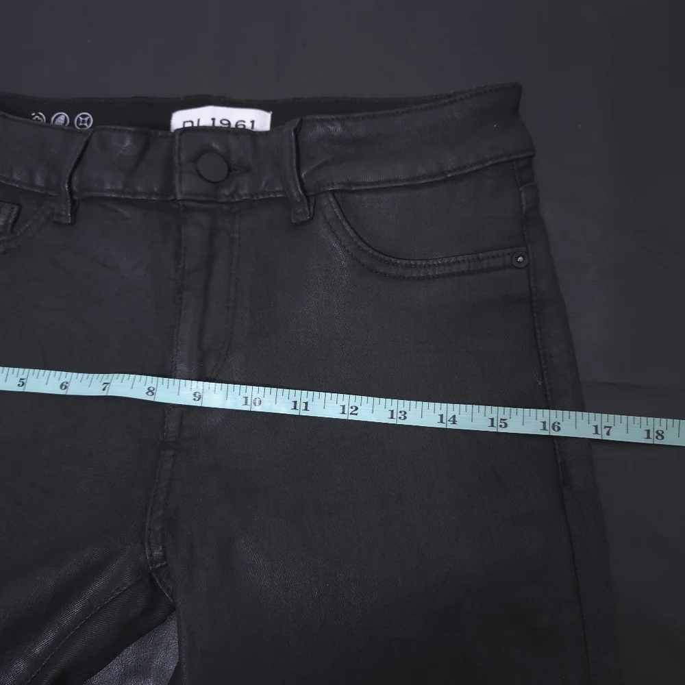 DL1961 Lara InstaSculpt Coated Flared Cropped Jeans
